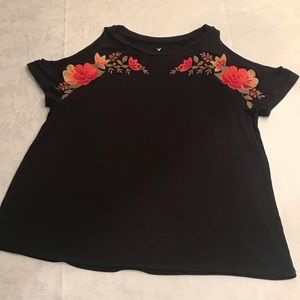 American Eagle Soft & Sexy Tee Shoulder Cutouts